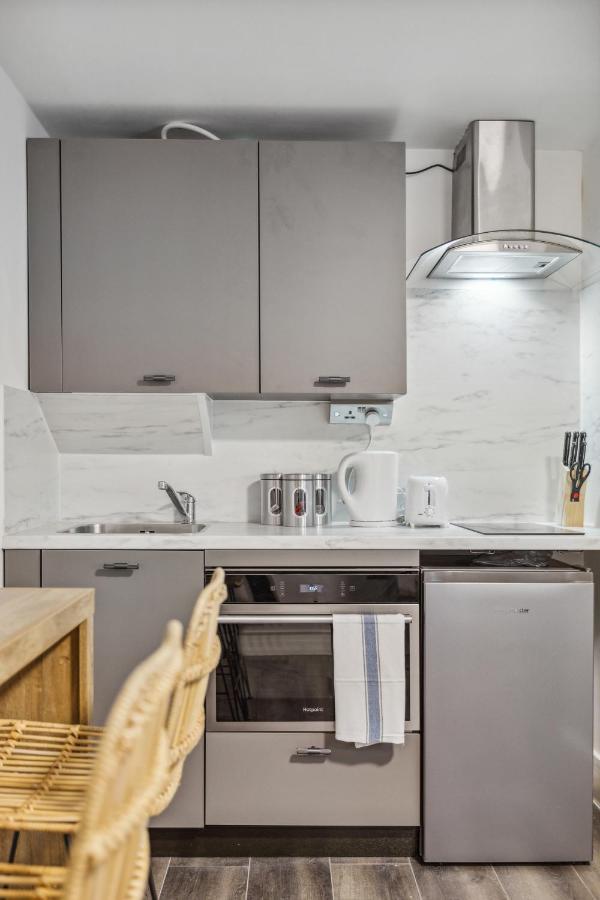 Sutherland Apartments Лондон Экстерьер фото
